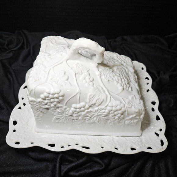 Elegant White Porcelana Large Porcelain Butter/Cheese Dish Raised Grapes Design - Picture 10 of 12